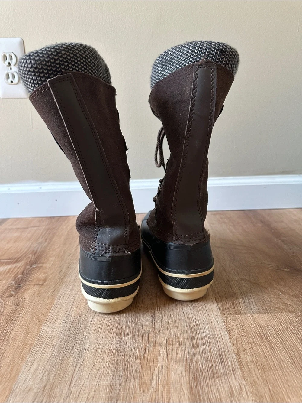 Women's Brown Winter Duck Boots - Insulated Lace-Up